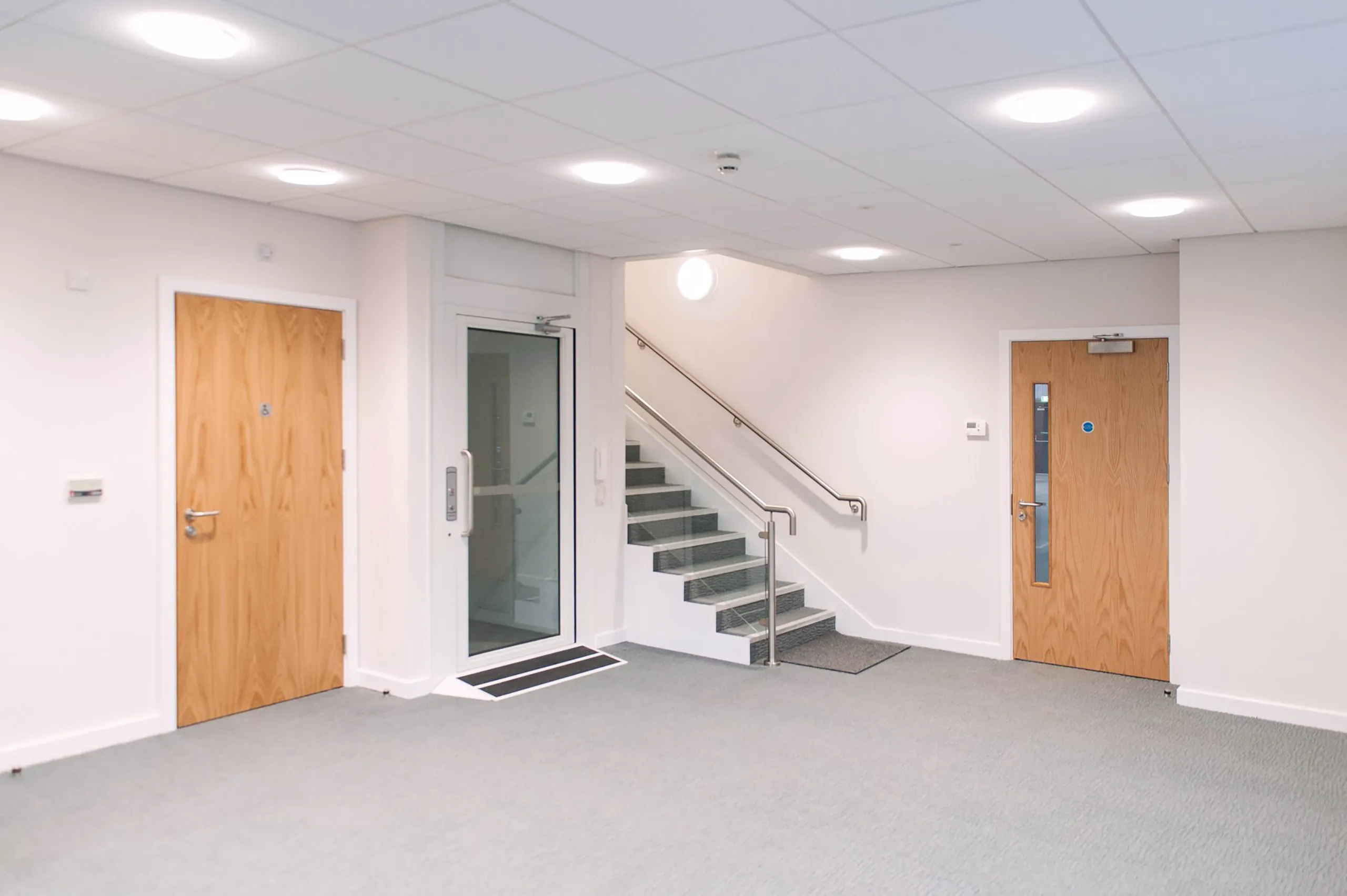 henley-businesspark-lift-and-stairs